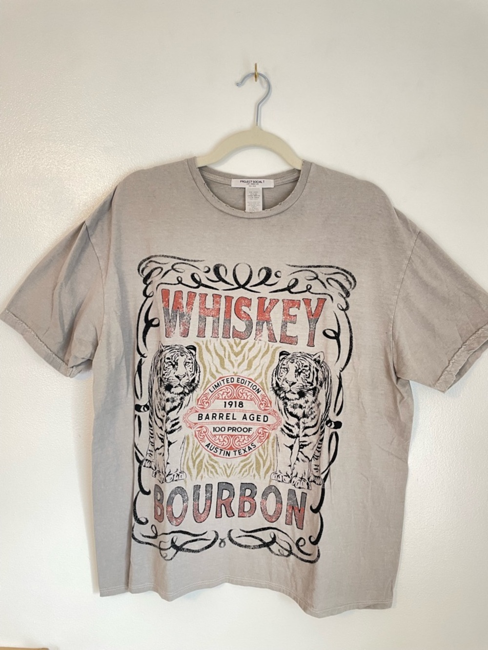 URBAN OUTFITTERS whiskey bourbon and tigers graphic tee 100% cotton one-size